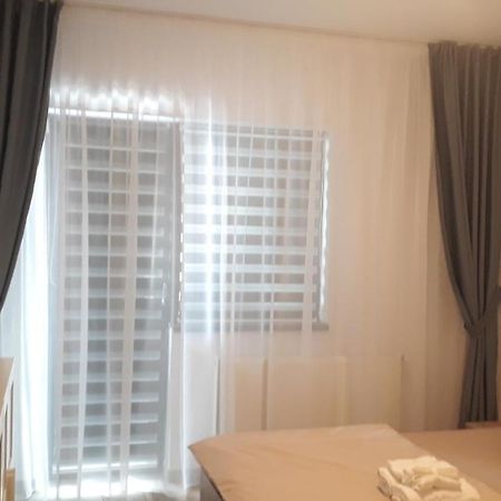 E&E Mamaia Nord Apartment นาโวดาริ ภายนอก รูปภาพ