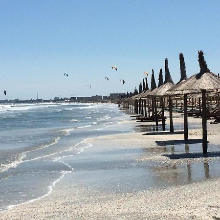 E&E Mamaia Nord Apartment นาโวดาริ ภายนอก รูปภาพ