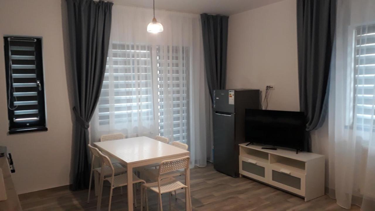 E&E Mamaia Nord Apartment นาโวดาริ ภายนอก รูปภาพ